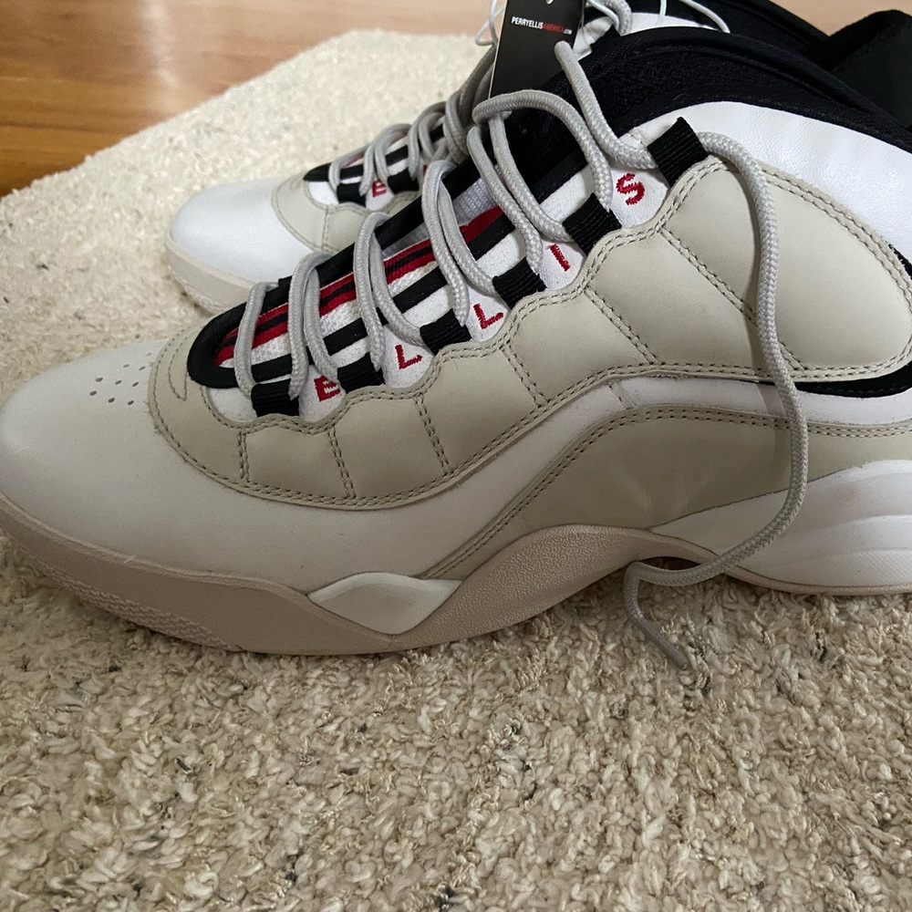 Selling PerryEllis sneakers size 12 ! Brand New !